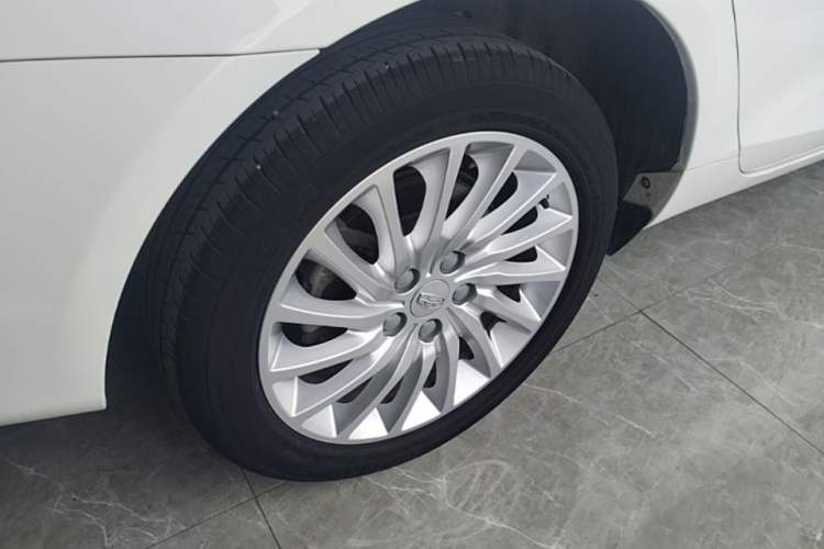 Used Geely Auto Emgrand New Energy 2019 EV500 Ambition Standard Range Edition Right Rear Wheel Hub