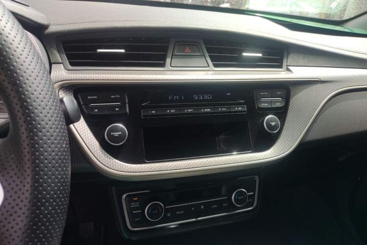 Used Geely Auto Emgrand New Energy 2021 EV Pro Ride-Hailing Edition Audio And AC Panel