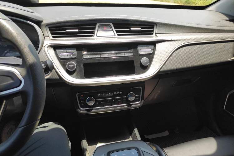 Used Geely Auto Emgrand New Energy 2021 EV Pro Ride-Hailing Edition Audio And AC Panel