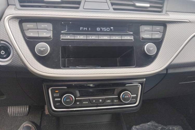 Used Geely Auto Emgrand New Energy 2021 EV Pro Ride-Hailing Edition Audio And AC Panel