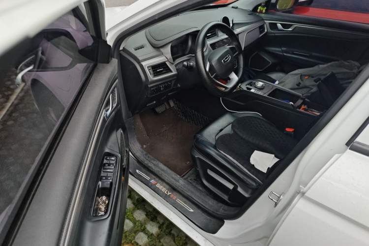 Used Geely Auto Emgrand New Energy 2021 EV Pro Extended Range Model Driver Seat