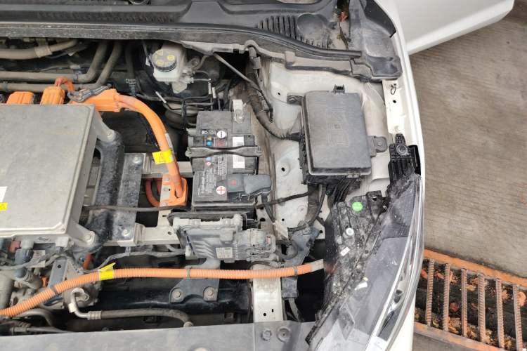 Used Geely Auto Emgrand New Energy 2021 EV Pro Extended Range Model Engine Bay Left