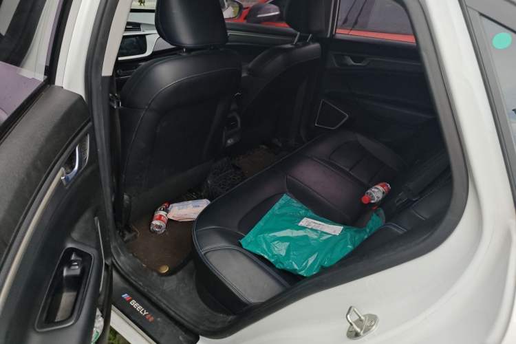 Used Geely Auto Emgrand New Energy 2021 EV Pro Extended Range Model Left Rear Seat