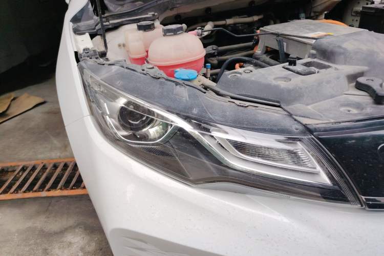 Used Geely Auto Emgrand New Energy 2021 EV Pro Extended Range Model Right Front Headlight