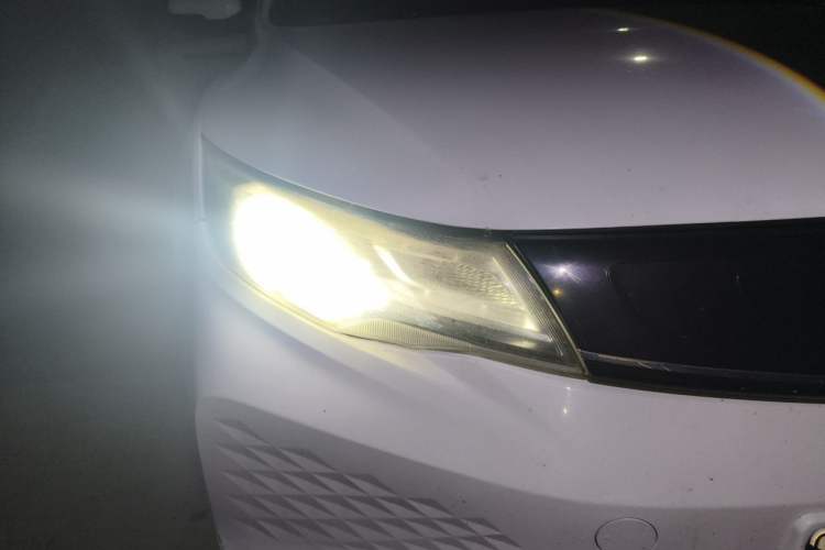 Used Geely Auto Emgrand New Energy 2021 EV Pro Ride-Hailing Edition Right Front Headlight