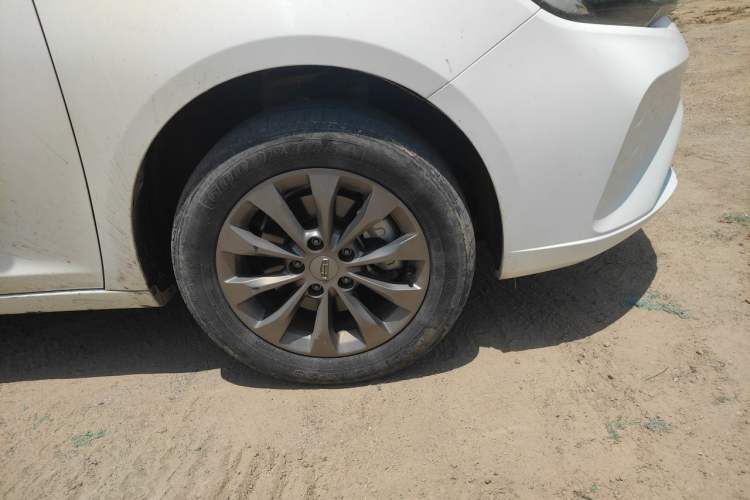 Used Geely Auto Emgrand New Energy 2021 EV Pro Ride-Hailing Edition Right Front Wheel Hub