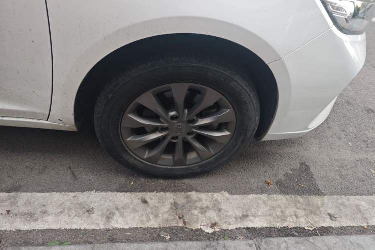 Used Geely Auto Emgrand New Energy 2021 EV Pro Ride-Hailing Edition Right Front Wheel Hub