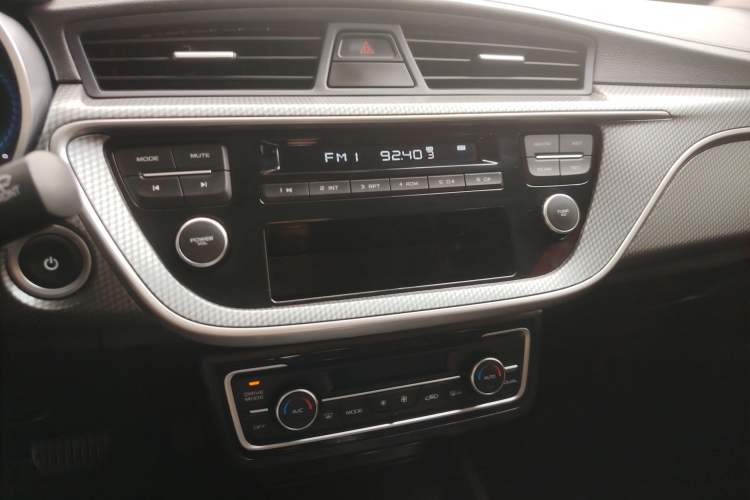 Used Geely Auto Emgrand New Energy 2022 EV Pro Ride-Hailing Version Lithium Iron Phosphate Audio And AC Panel