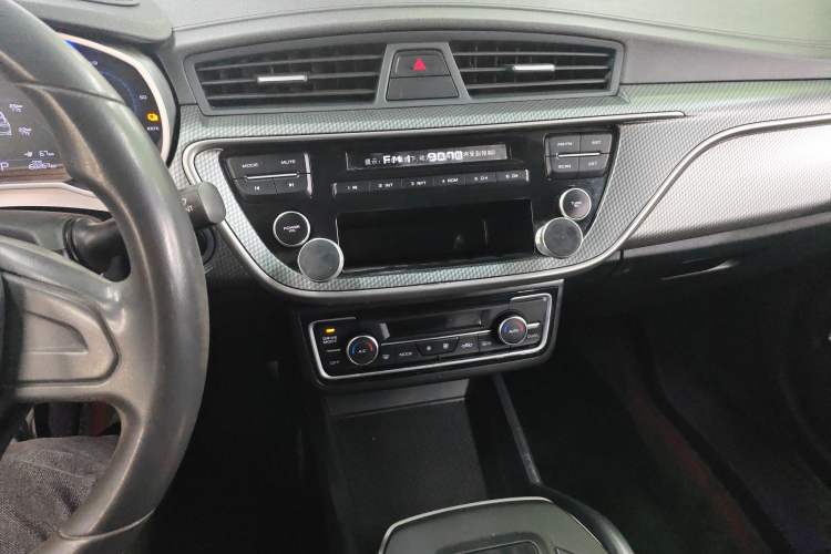 Used Geely Auto Emgrand New Energy 2022 EV Pro Ride-Hailing Version Lithium Iron Phosphate Audio And AC Panel