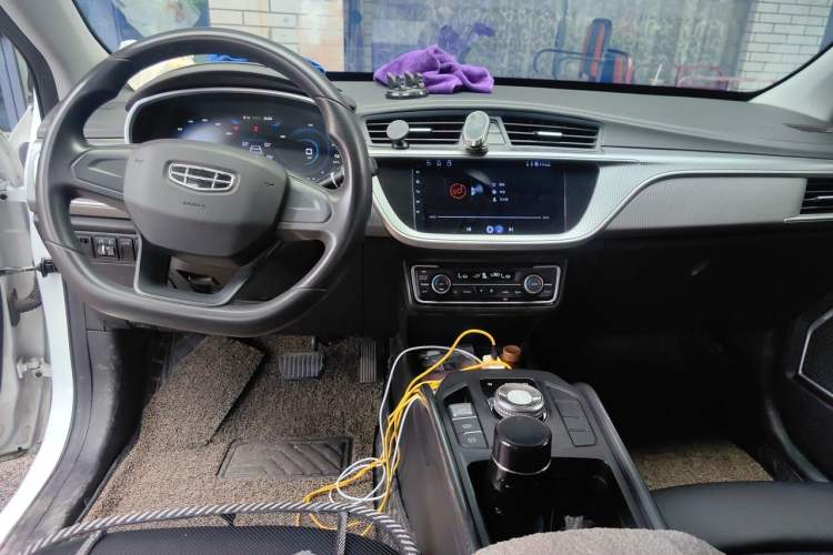Used Geely Auto Emgrand New Energy 2022 EV Pro Ride-Hailing Version Lithium Iron Phosphate Center Console