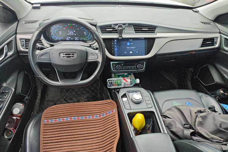 Used Geely Auto Emgrand New Energy 2022 EV Pro Rental Model - Ternary Lithium Center Console