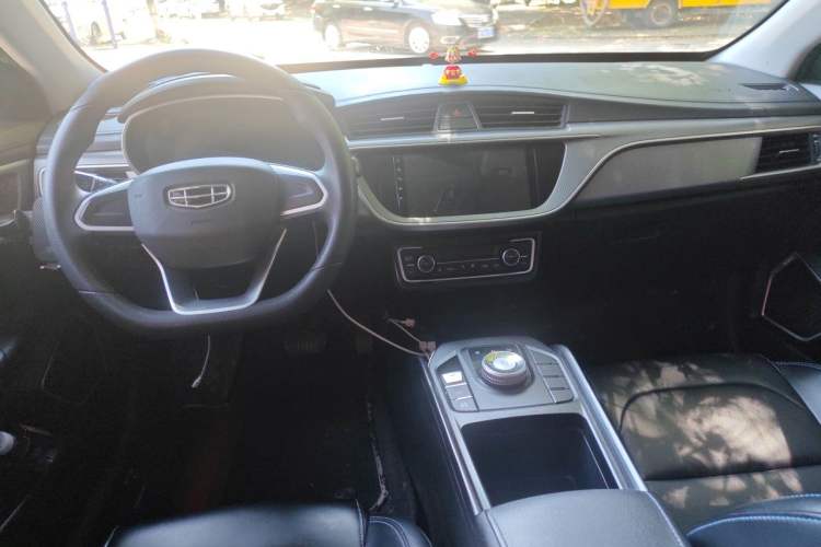 Used Geely Auto Emgrand New Energy 2022 EV Pro Ride-Hailing Version Ternary Lithium Center Console