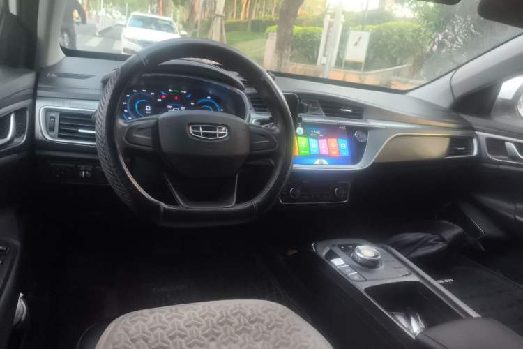Used Geely Auto Emgrand New Energy 2022 EV Pro Ride-Hailing Version Lithium Iron Phosphate Center Console