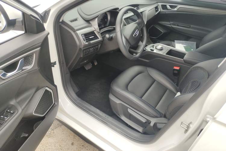 Used Geely Auto Emgrand New Energy 2022 EV Pro Ride-Hailing Version Lithium Iron Phosphate Driver Seat