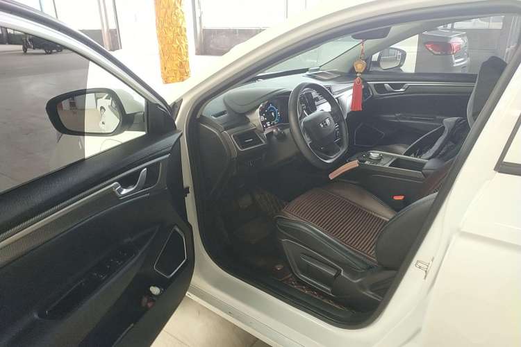 Used Geely Auto Emgrand New Energy 2022 EV Pro Rental Model - Ternary Lithium Driver Seat