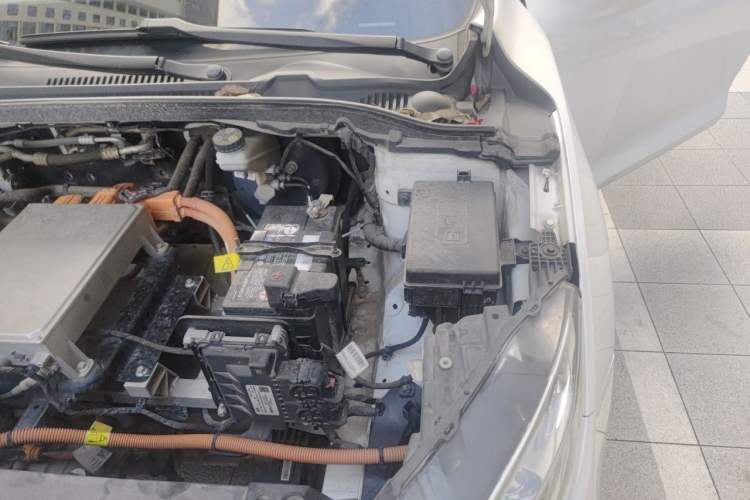 Used Geely Auto Emgrand New Energy 2022 EV Pro Ride-Hailing Version Ternary Lithium Engine Bay Left