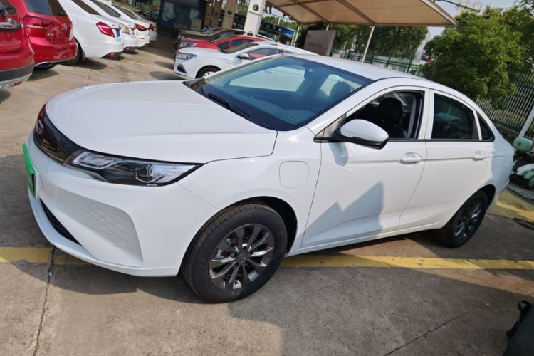 Used Geely Auto Emgrand New Energy 2022 EV Pro Ride-Hailing Version Ternary Lithium Exterior 1