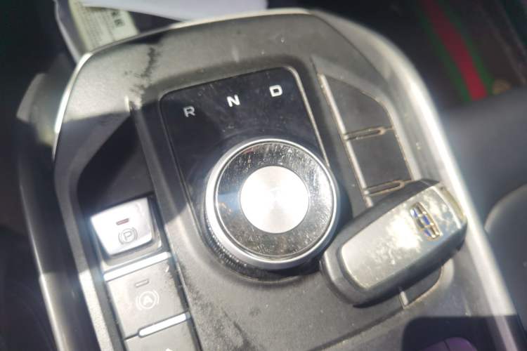 Used Geely Auto Emgrand New Energy 2022 EV Pro Rental Model - Ternary Lithium Gear Lever