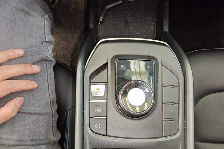 Used Geely Auto Emgrand New Energy 2022 EV Pro Ride-Hailing Version Lithium Iron Phosphate Gear Lever