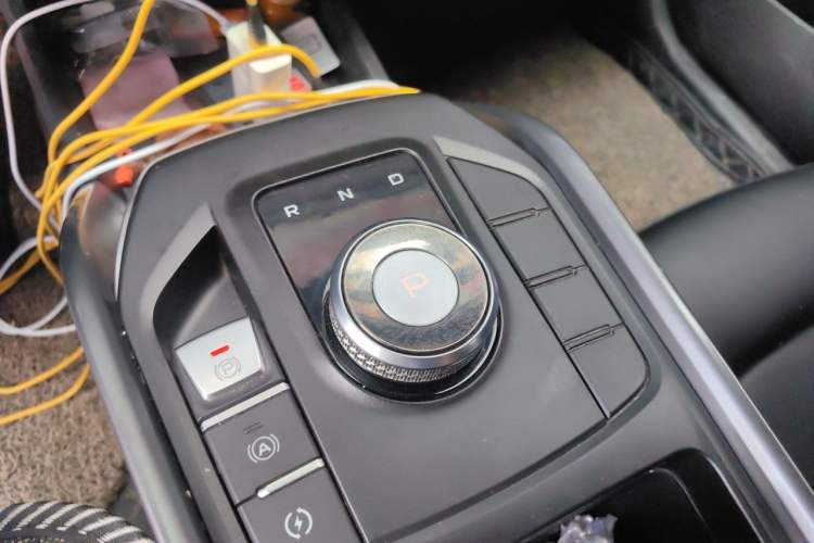 Used Geely Auto Emgrand New Energy 2022 EV Pro Ride-Hailing Version Lithium Iron Phosphate Gear Lever