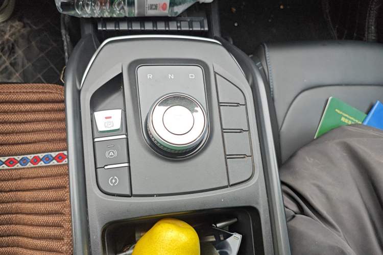 Used Geely Auto Emgrand New Energy 2022 EV Pro Rental Model - Ternary Lithium Gear Lever