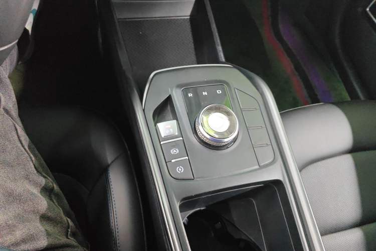 Used Geely Auto Emgrand New Energy 2022 EV Pro Ride-Hailing Version Lithium Iron Phosphate Gear Lever