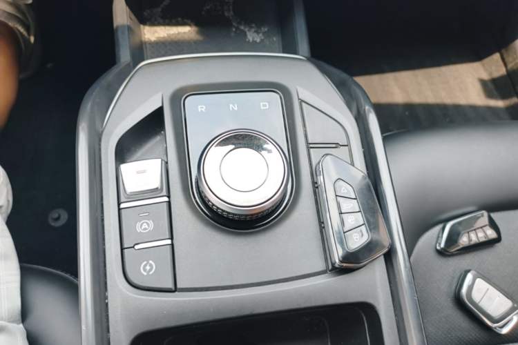 Used Geely Auto Emgrand New Energy 2022 EV Pro Ride-Hailing Version Lithium Iron Phosphate Gear Lever