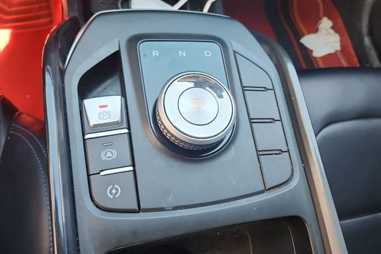 Used Geely Auto Emgrand New Energy 2022 EV Pro Rental Model - Ternary Lithium Gear Lever