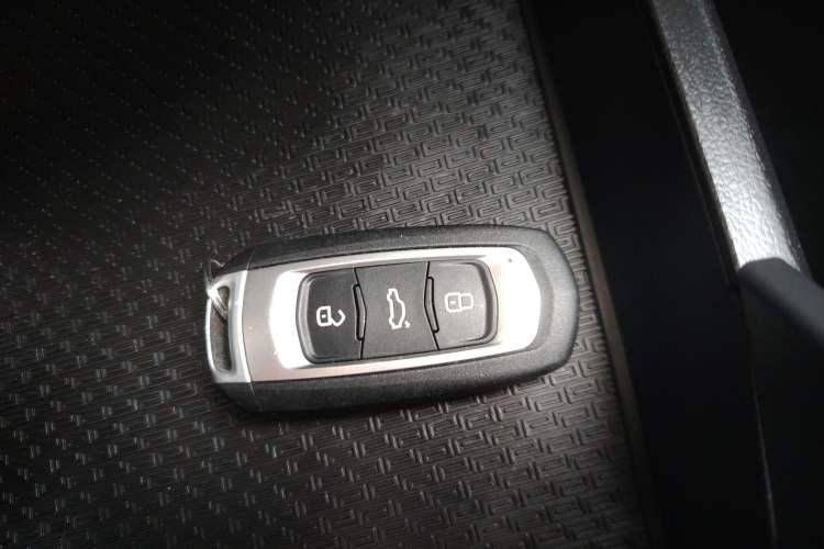 Used Geely Auto Emgrand New Energy 2022 EV Pro Ride-Hailing Version Lithium Iron Phosphate Interior 1