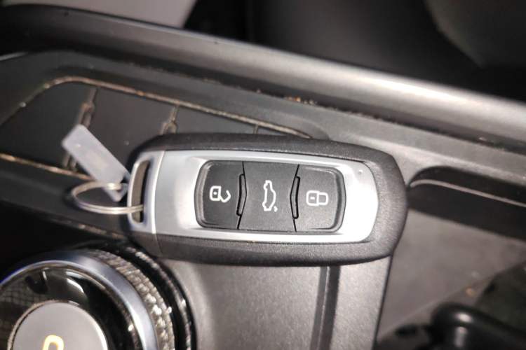 Used Geely Auto Emgrand New Energy 2022 EV Pro Ride-Hailing Version Lithium Iron Phosphate Interior 1
