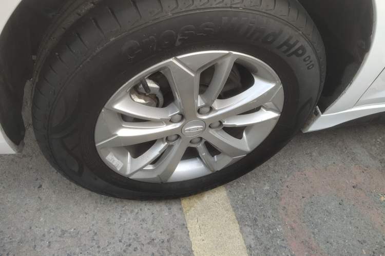 Used Geely Auto Emgrand New Energy 2022 EV Pro Ride-Hailing Version Lithium Iron Phosphate Left Front Wheel Hub