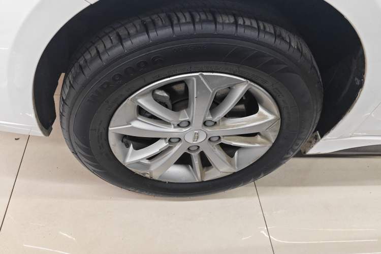 Used Geely Auto Emgrand New Energy 2022 EV Pro Ride-Hailing Version Lithium Iron Phosphate Left Front Wheel Hub