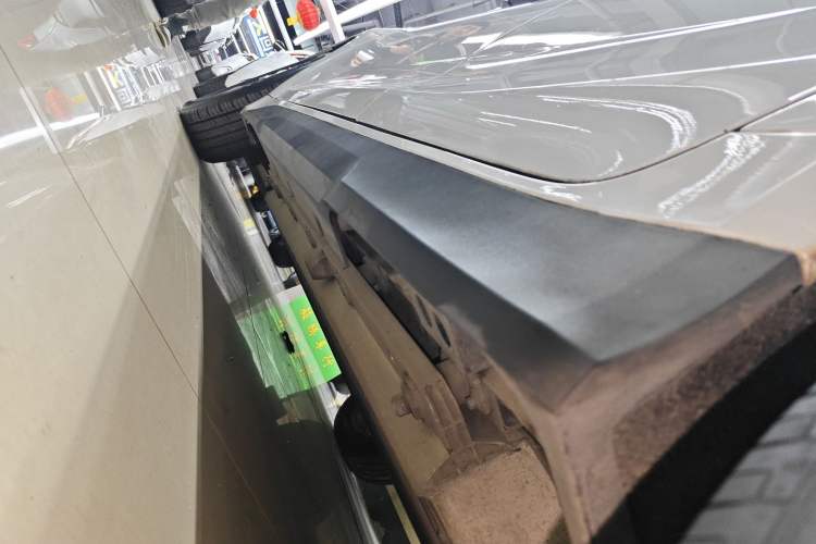 Used Geely Auto Emgrand New Energy 2022 EV Pro Ride-Hailing Version Lithium Iron Phosphate Left Side Sill