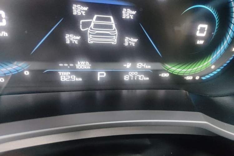 Used Geely Auto Emgrand New Energy 2022 EV Pro Ride-Hailing Version Ternary Lithium Odometer Close Up