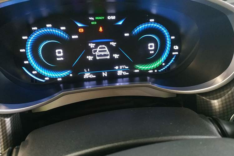 Used Geely Auto Emgrand New Energy 2022 EV Pro Rental Model - Ternary Lithium Odometer Close Up