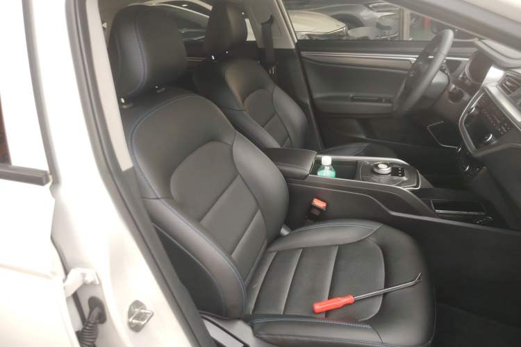 Used Geely Auto Emgrand New Energy 2022 EV Pro Ride-Hailing Version Lithium Iron Phosphate Right Front Seat