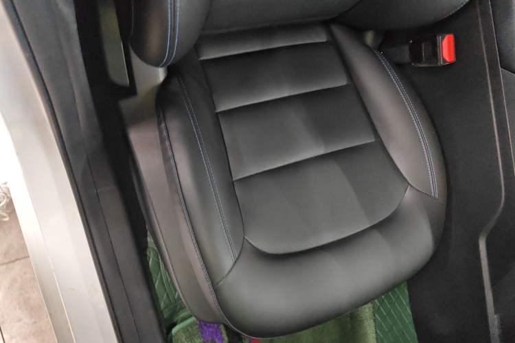 Used Geely Auto Emgrand New Energy 2022 EV Pro Ride-Hailing Version Lithium Iron Phosphate Right Front Seat