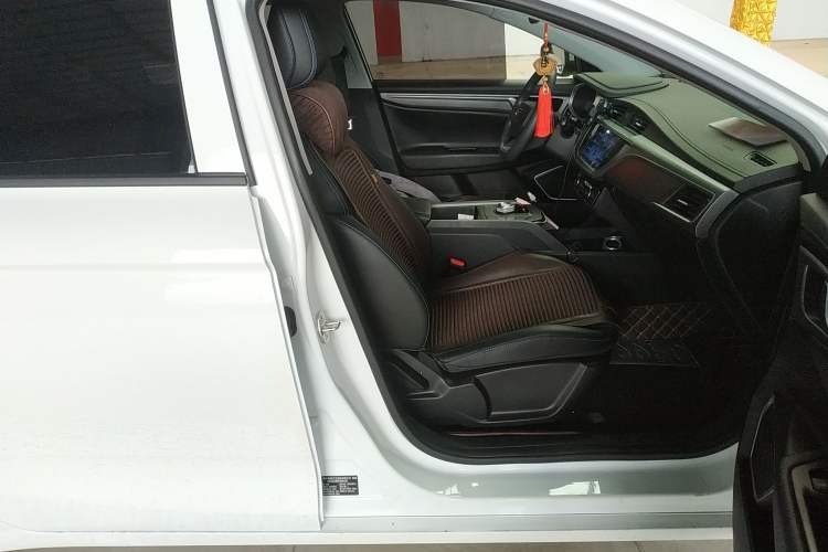 Used Geely Auto Emgrand New Energy 2022 EV Pro Rental Model - Ternary Lithium Right Front Seat
