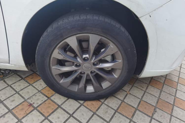 Used Geely Auto Emgrand New Energy 2022 EV Pro Rental Model - Ternary Lithium Right Front Wheel Hub