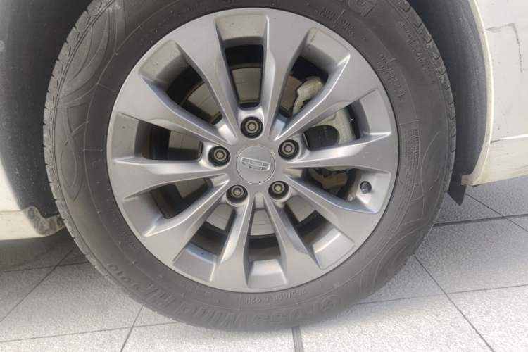 Used Geely Auto Emgrand New Energy 2022 EV Pro Ride-Hailing Version Ternary Lithium Right Front Wheel Hub