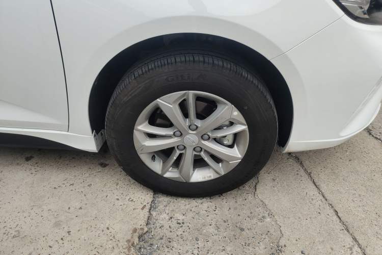Used Geely Auto Emgrand New Energy 2022 EV Pro Ride-Hailing Version Lithium Iron Phosphate Right Front Wheel Hub