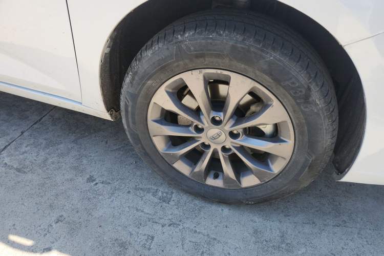 Used Geely Auto Emgrand New Energy 2022 EV Pro Rental Model - Ternary Lithium Right Front Wheel Hub