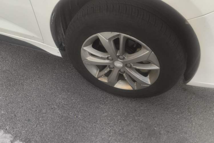 Used Geely Auto Emgrand New Energy 2022 EV Pro Ride-Hailing Version Lithium Iron Phosphate Right Front Wheel Hub
