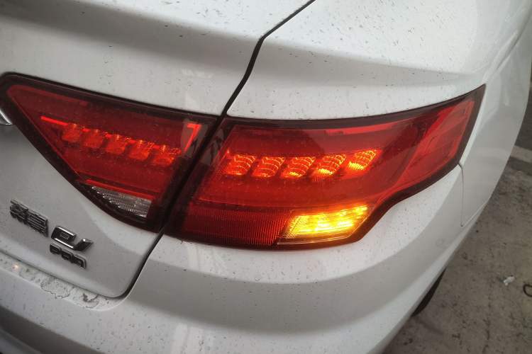 Used Geely Auto Emgrand New Energy 2022 EV Pro Ride-Hailing Version Lithium Iron Phosphate Right Rear Taillight