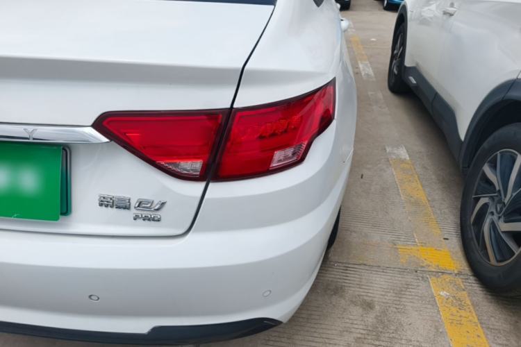 Used Geely Auto Emgrand New Energy 2022 EV Pro Ride-Hailing Version Lithium Iron Phosphate Right Rear Taillight