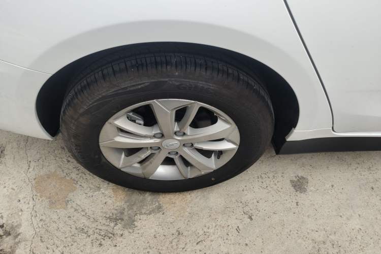 Used Geely Auto Emgrand New Energy 2022 EV Pro Ride-Hailing Version Lithium Iron Phosphate Right Rear Wheel Hub