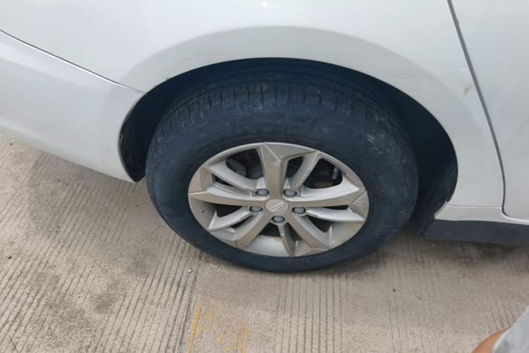Used Geely Auto Emgrand New Energy 2022 EV Pro Ride-Hailing Version Lithium Iron Phosphate Right Rear Wheel Hub