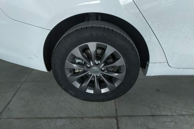 Used Geely Auto Emgrand New Energy 2022 EV Pro Rental Model - Ternary Lithium Right Rear Wheel Hub