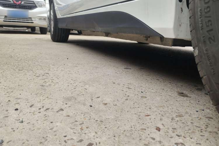 Used Geely Auto Emgrand New Energy 2022 EV Pro Ride-Hailing Version Lithium Iron Phosphate Right Side Sill