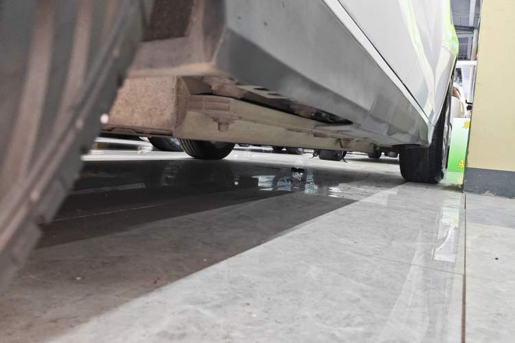 Used Geely Auto Emgrand New Energy 2022 EV Pro Ride-Hailing Version Lithium Iron Phosphate Right Side Sill